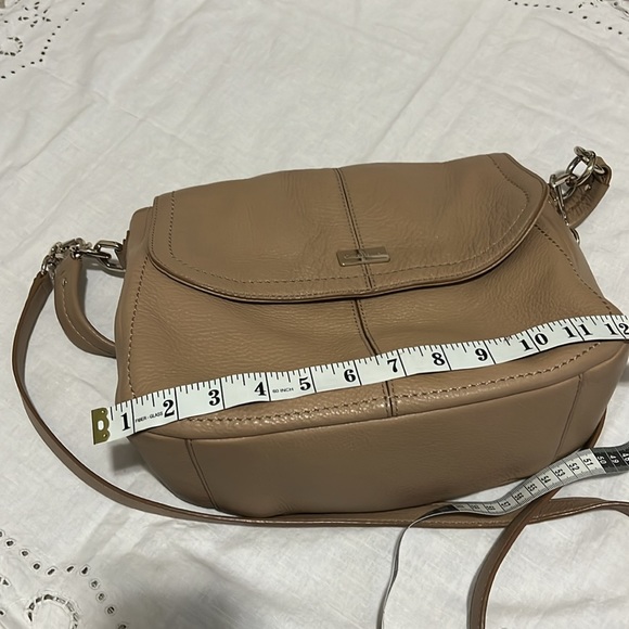 Cole Haan Crossbody Bag. - Picture 8 of 9